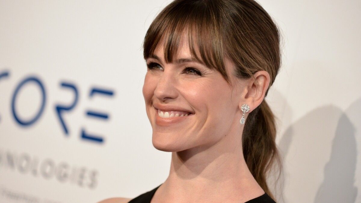 El trabajo se convirtió en un bálsamo para Jennifer Garner, mientras Affleck planea su boda con JLO