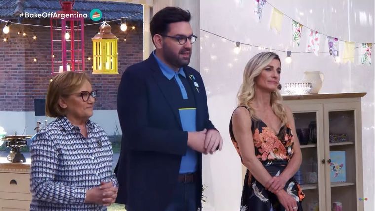 Damián, Dolli y Pamela comunicando la inesperada decisión.