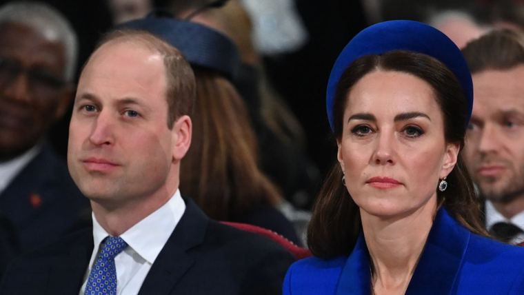 La pareja vivió un movilizante momento en la histórica ceremonia.