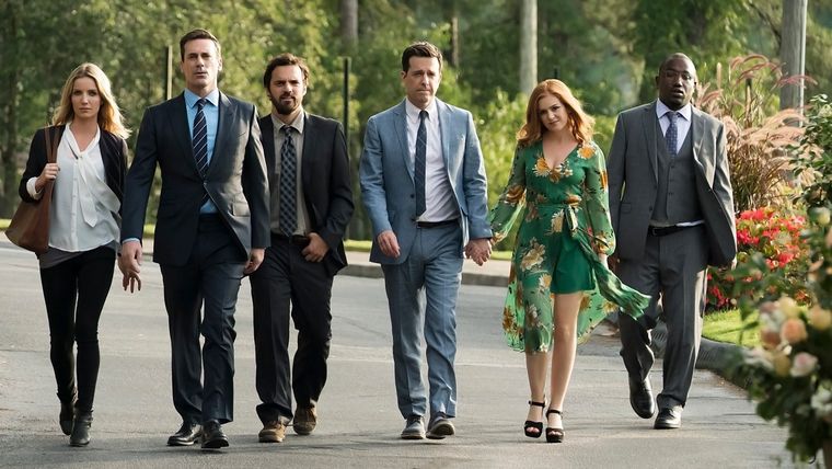 La comedia se basa en una historia real publicada en The Wall Street Journal. La comedia se basa en una historia real publicada en The Wall Street Journal.