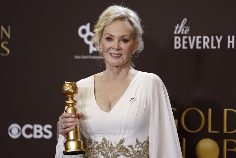 Jean Smart fue una de las actrices que lució el curioso pin durante la gala.&nbsp;