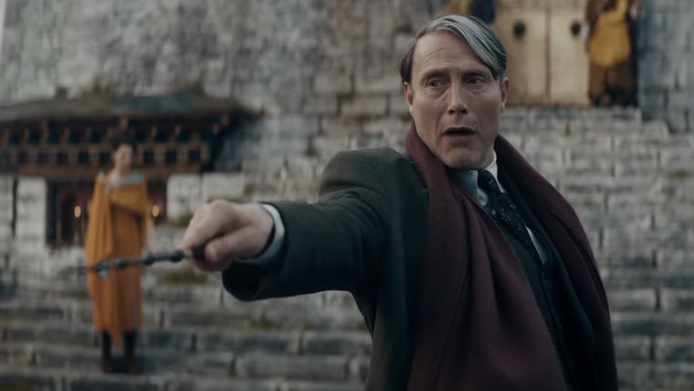 Mads Mikkelsen como Gellert Grindelwald en Animales Fantásticos: Los Secretos de Dumbledore. Mads Mikkelsen como Gellert Grindelwald en Animales Fantásticos: Los Secretos de Dumbledore.