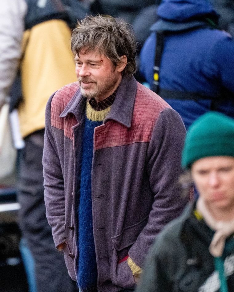 Brad Pitt luce muy distinto en el rodaje de su nueva película Brad Pitt luce muy distinto en el rodaje de su nueva película