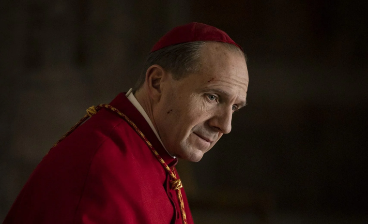 Ralph Fiennes lidera el elenco de la película