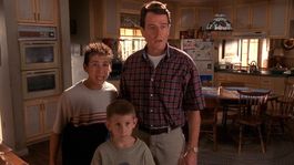 Malcolm in the Middle se convirtió en una de las series más aclamadas de la década de los 2000. Malcolm in the Middle se convirtió en una de las series más aclamadas de la década de los 2000.