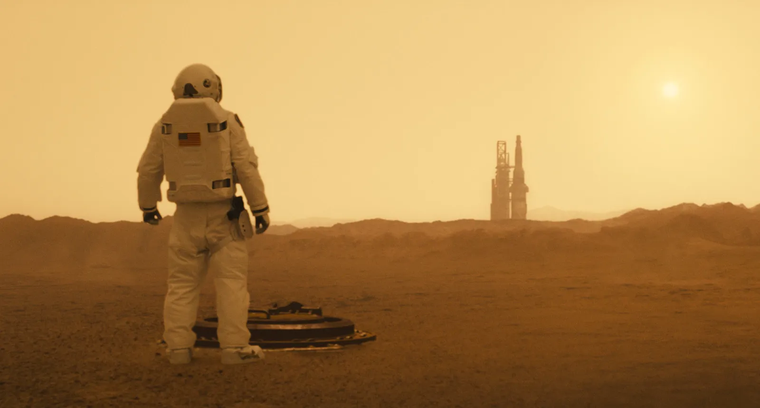 Ad Astra retoma clásicos del cine espacial como 2001: Odisea del espacio o Solaris, pero se distancia de ellos al centrar el conflicto no en el interior del ser humano. Ad Astra retoma clásicos del cine espacial como 2001: Odisea del espacio o Solaris, pero se distancia de ellos al centrar el conflicto no en el interior del ser humano.