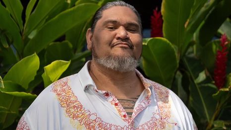 David Hekili Kenui Bell interpretó a Big Hawaiian Dude en Lilo y Stitch.