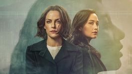 Riley Keough y Lily Gladstone protagonizan Bajo el puente.