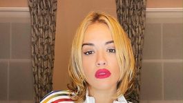 a rita ora se le abrio la blusa y dejo a todos sin aliento