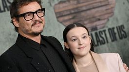 La pesada broma que Pedro Pascal y Bella Ramsey le jugaron a la Anna Torv en el set