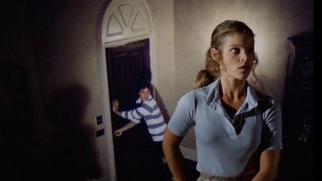 Un filme que dialoga directamente con Carrie a través del trauma, la represión y el castigo.