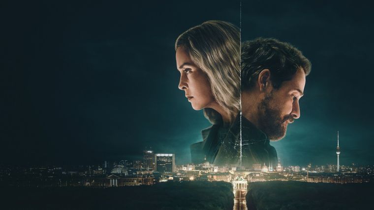 Las casas seguras de Berlín, clave durante la Guerra Fría, funcionan como el corazón oculto de la serie.