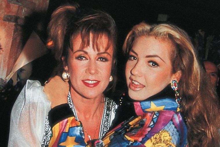 Este es el motivo por el que Thalía no se habla con su hermana Laura Zapata desde hace 13 años