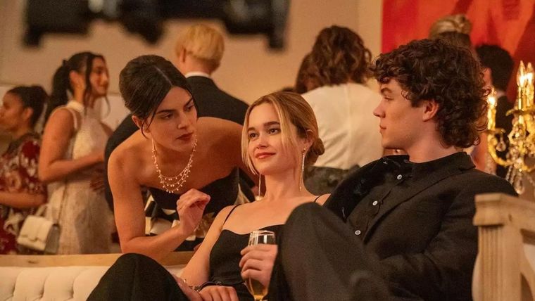 Esta adaptación es a su vez un reboot de Cruel Intentions, de 1999. Esta adaptación es a su vez un reboot de Cruel Intentions, de 1999.