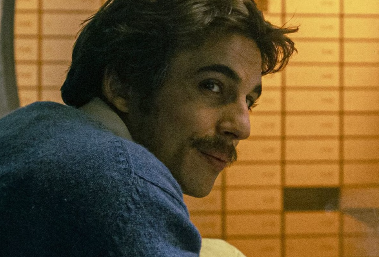 Miguel Herrán interpreta a El Rubio en Asalto al Banco Central.