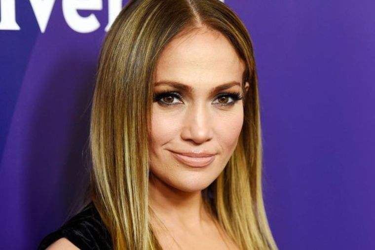 Un exnovio de Jennifer López fue acusado de abuso a un menor.