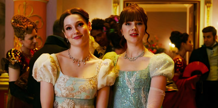 Hannah Dodd y Claudia Jessie como Francesca y Eloise. Hannah Dodd y Claudia Jessie como Francesca y Eloise.