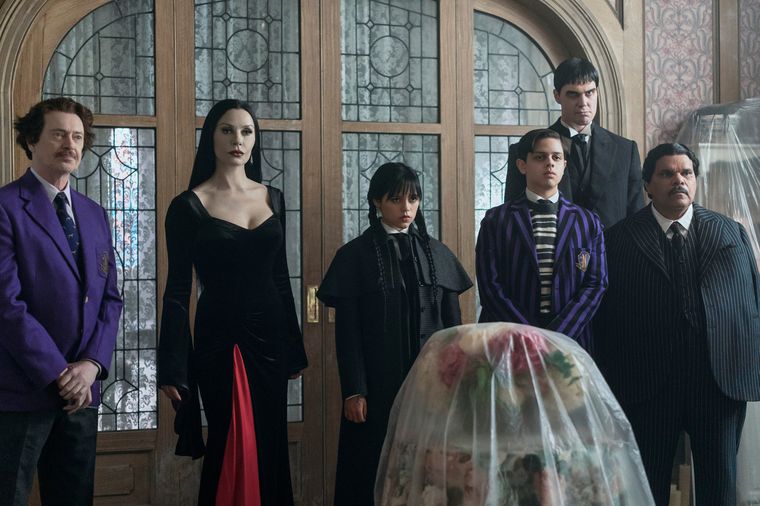 La familia Addams hace su aparición en la segunda temporada de Merlina. La familia Addams hace su aparición en la segunda temporada de Merlina. 