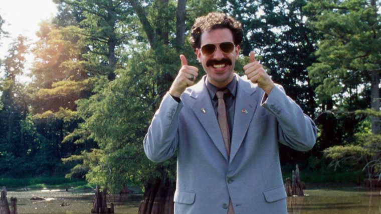 Pese a ya no hablarse, Larry Charles dijo entender la maniobra de Sacha Baron Cohen, que quería hacerse un nombre en Hollywood y el humor políticamente incorrecto no lo ayudaba en nada. Pese a ya no hablarse, Larry Charles dijo entender la maniobra de Sacha Baron Cohen, que quería hacerse un nombre en Hollywood y el humor políticamente incorrecto no lo ayudaba en nada.