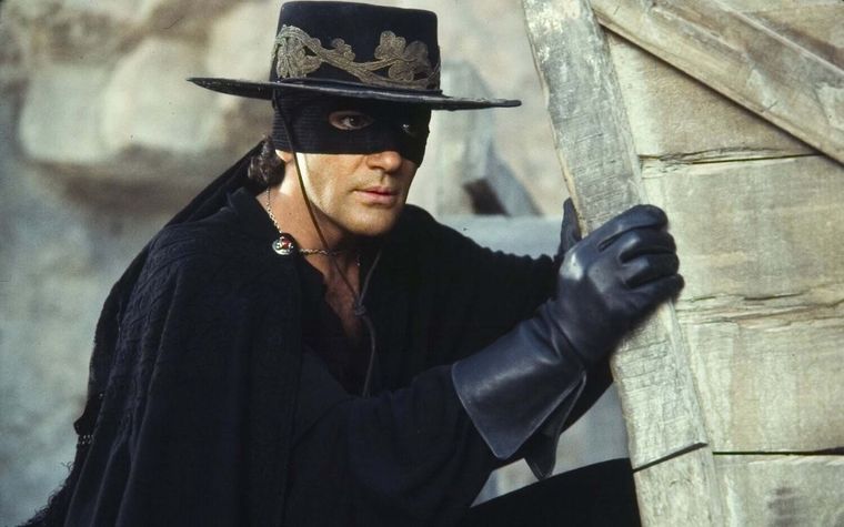 Banderas en La máscara del Zorro (1998)