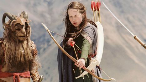 Susan Pevensie en la primera adaptación cinematográfica de las Crónicas de Narnia. Susan Pevensie en la primera adaptación cinematográfica de las Crónicas de Narnia.
