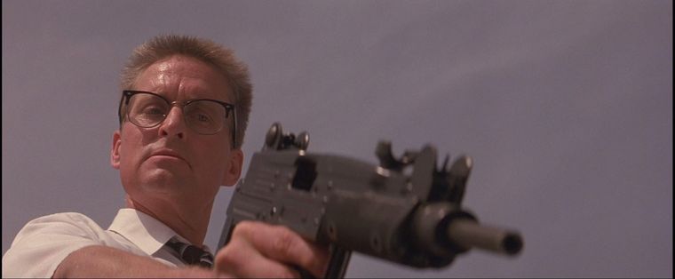 Un-dia-de-furia-Falling-Down-Michael-uzi