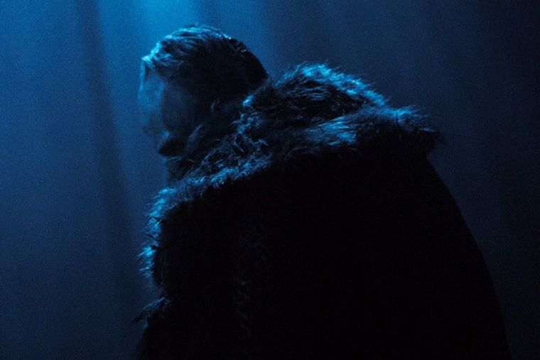 Bill Skarsgård interpreta al Conde Orlok en Nosferatu.