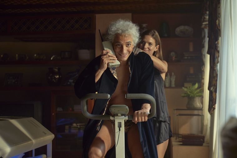 Juan Minujín demuestra, una vez más, que es uno de los actores más talentosos de su generación gracias a su interpretación de Guillermo Coppola