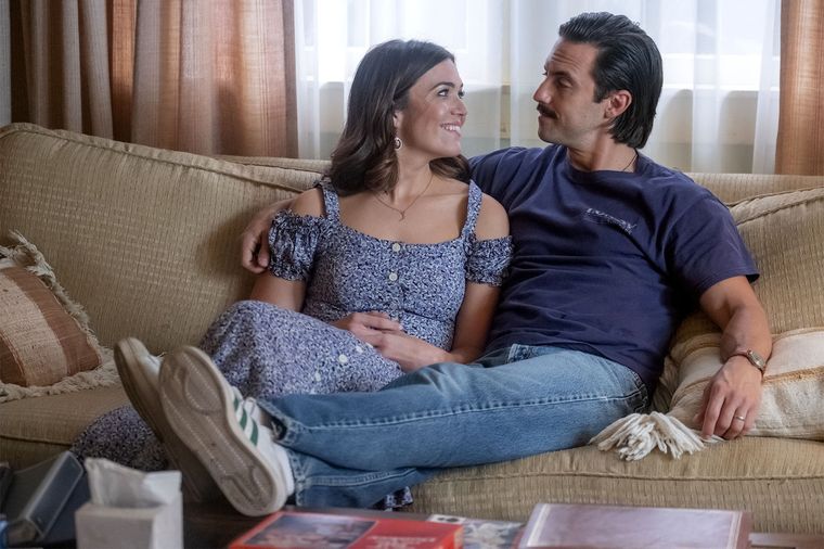 Mandy Moore y Milo Ventimiglia como Rebecca y Jack Pearson en el final de This Is Us