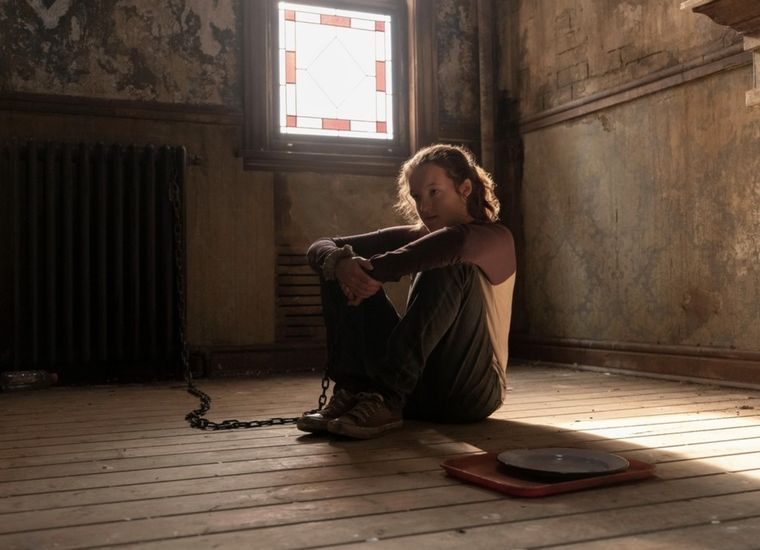 Bella Ramsey se luce como la impetuosa Ellie Williams