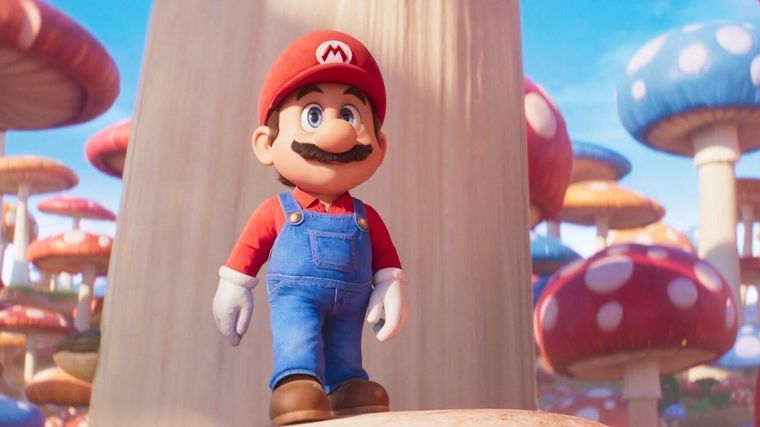 El actor, que le puso voz a Mario en la película animada estrenada el año pasado, reveló que la compañía tiene planes de expandir su universo cinematográfico