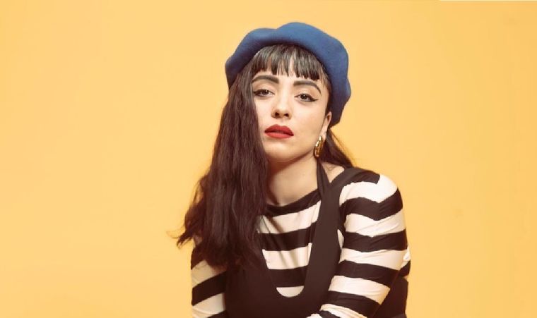 Mon Laferte es una cantante chilena muy popular en la actualidad.