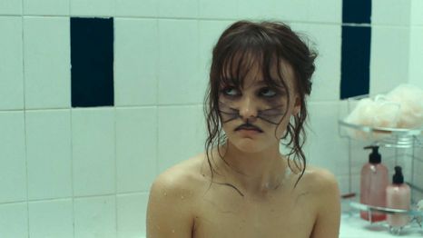 Lily-Rose Depp protagoniza este intrigante thriller psicológico