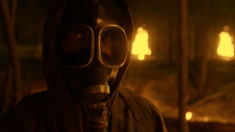 La nueva moda en FtWD, trajes y máscaras antiradiación.