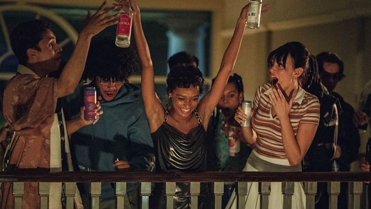 Todo ya es una nueva serie adolescente subida de tono