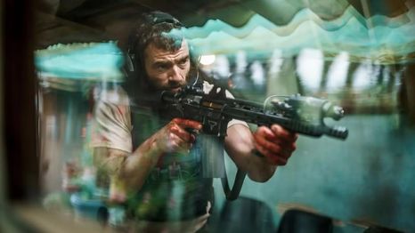 La nueva película de Zack Snyder se centra en un agente de la DEA que se adentra en las montañas de Sudamérica para rescatar a sus sobrinos.