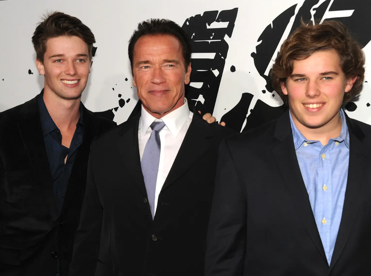Arnold Schwarzenegger junto a sus hijos