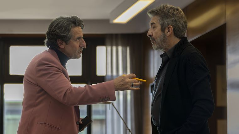 Ricardo Darín y Diego Peretti protagonizan esta cinta sobre la fragilidad de la salud mental y los límites éticos de la terapia. Ricardo Darín y Diego Peretti protagonizan esta cinta sobre la fragilidad de la salud mental y los límites éticos de la terapia.