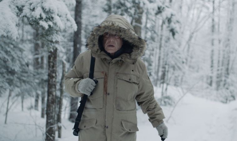 Persecución en la nieve está protagonizada por Tom Berenger.