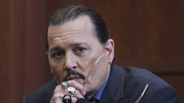 el testimonio de una ex pareja que podria complicar a johnny depp