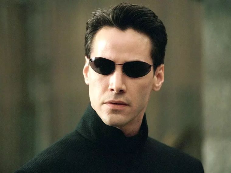 Tras el rechazo de Brad Pitt al proyecto luego de revelar que no entendía la historia, las hermanas Wachowski le ofrecieron el rol de Neo a Keanu Reeves, actor que convirtió a Matrix en todo un éxito. Tras el rechazo de Brad Pitt al proyecto luego de revelar que no entendía la historia, las hermanas Wachowski le ofrecieron el rol de Neo a Keanu Reeves, actor que convirtió a Matrix en todo un éxito.