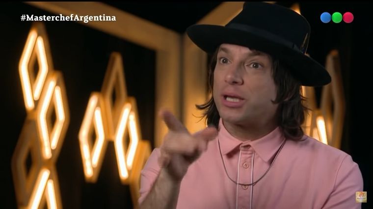 Joaquín y su plato de cumpleaños la rompieron.