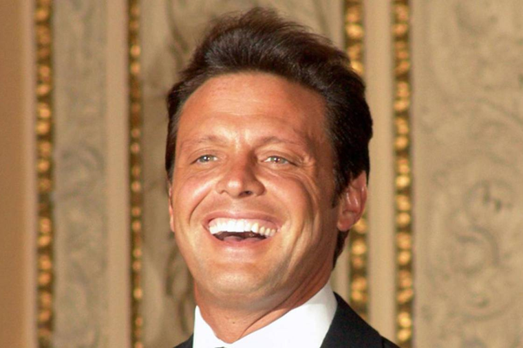 HAY UNA TEORÍA QUE ASEGURA QUE LUIS MIGUEL ESTÁ MUERTO.