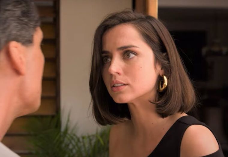 Ana de Armas en La Red Avispa, película disponible en Netflix