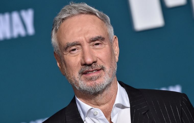 Roland disparó con todo.