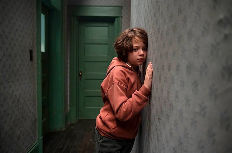 Peter, el niño de 8 años que comienza a sentir ruidos extraños en su nueva casa