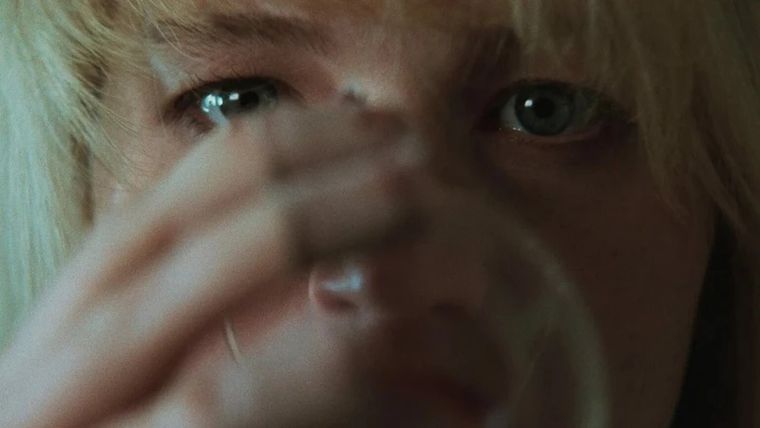 Die, My Love. Die, My Love.