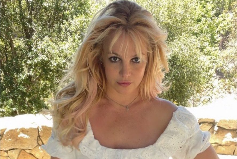 Britney Spears viene exhibiendo un extraño comportamiento en redes sociales