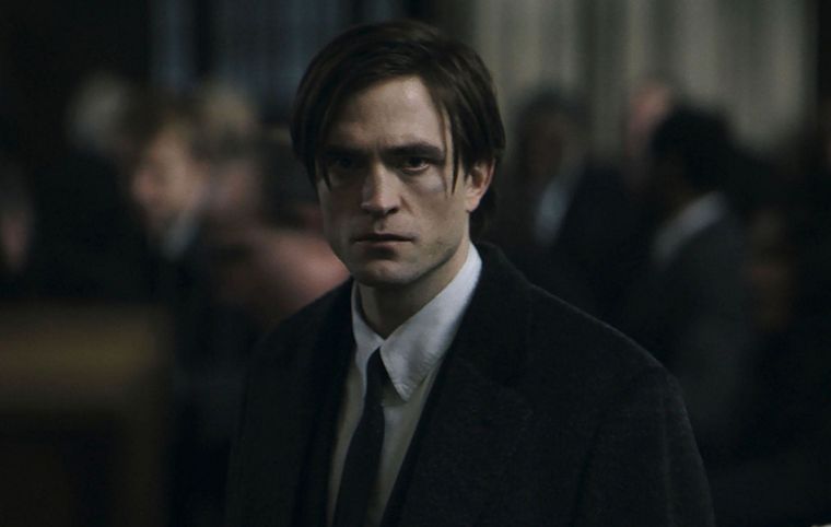 Robert Pattinson como Bruce Wayne