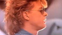 Luis Miguel copió la estética de Top Gun.